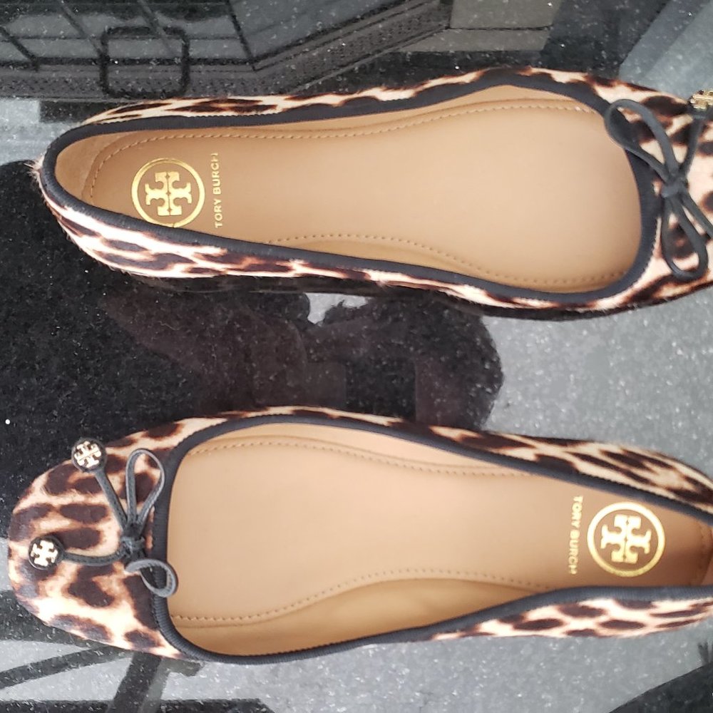 Tory Burch Leopard Flat with bows 8.5